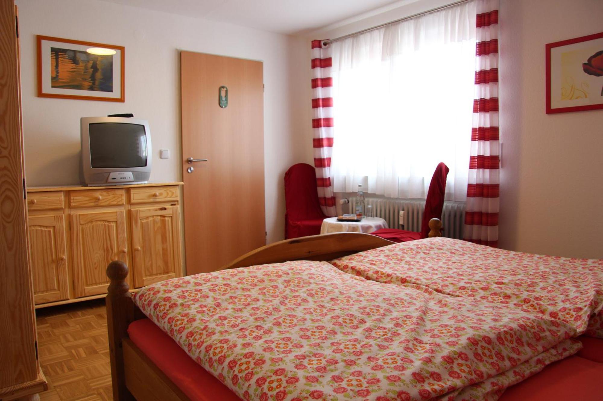 Hotel Am Schloss Neuenstein Neuenstein (Baden-Wurttemberg) Quarto foto