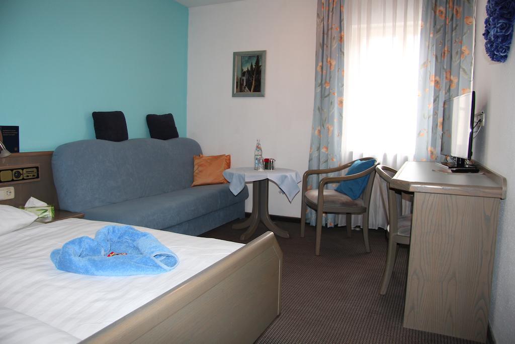 Hotel Am Schloss Neuenstein Neuenstein (Baden-Wurttemberg) Quarto foto